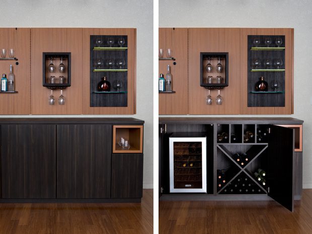 Disposición de bar en casa con cubículos, estantes y espacio de mostrador personalizados de California Closets