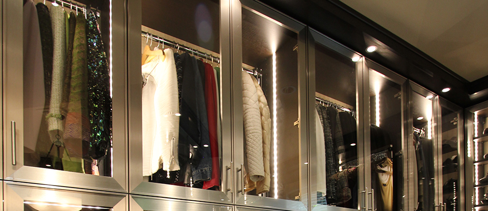 Directo a los detalles: El dominio de un vestidor personalizado