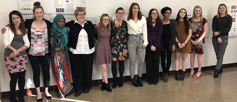 California Closets 2018 Scholarship winners posing for a picture